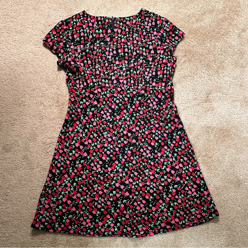 Vintage (90’s - 00’s) A-line flowered dress. Size 7.